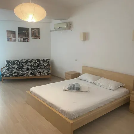 Ionut Summerland דירה