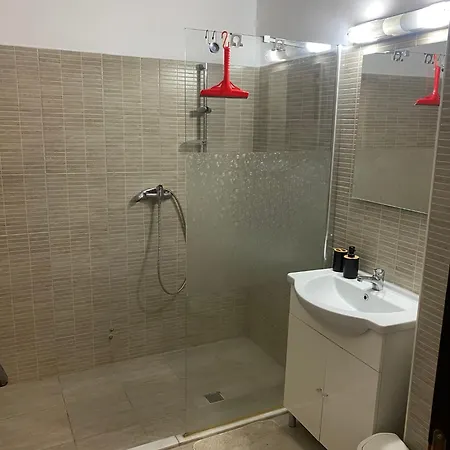 Ionut Summerland * מאמאיה