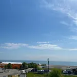 Ionut Summerland Mamaia